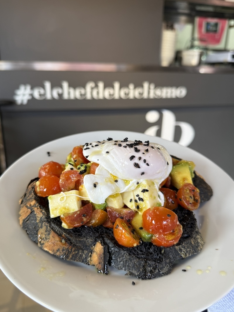 Tostada Americana